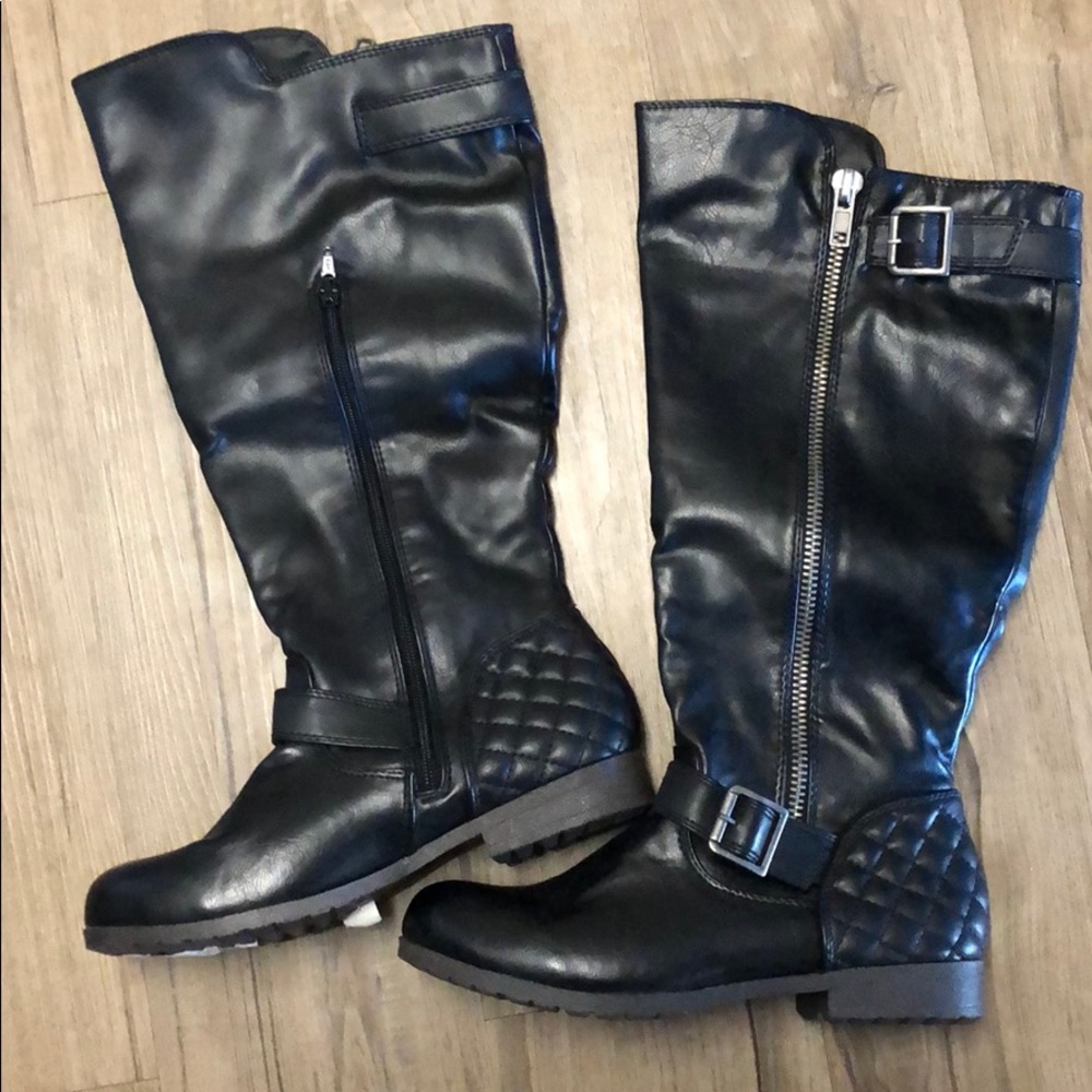 Size 7.5 Black MaterialGirl Boots